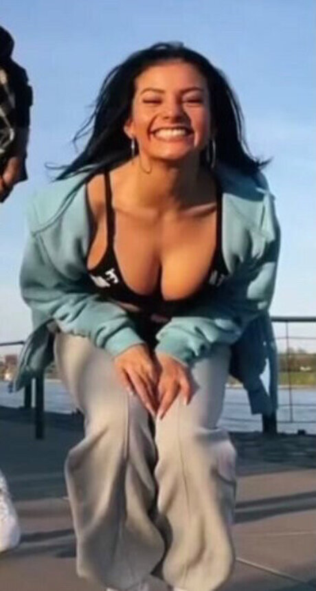 Ivana Santacruz 高品質モデル 画像