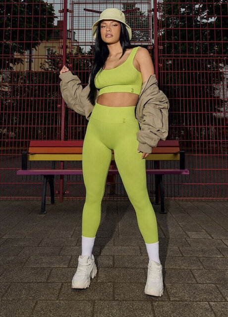 Ivana Santacruz 完璧な女優 写真