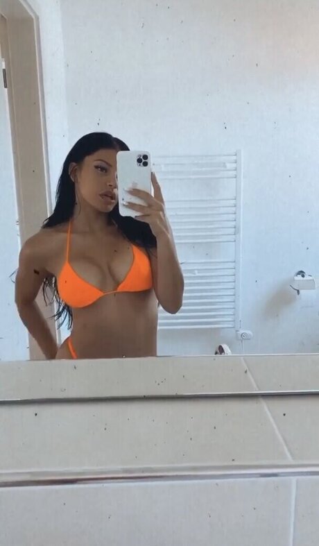 Ivana Santacruz ヌード女優 写真