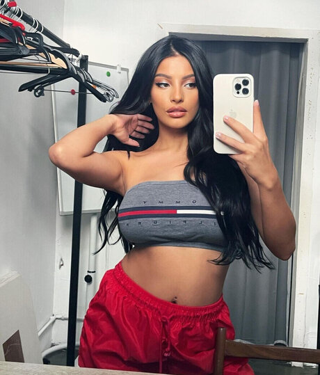 Ivana Santacruz ヌードモデル 写真