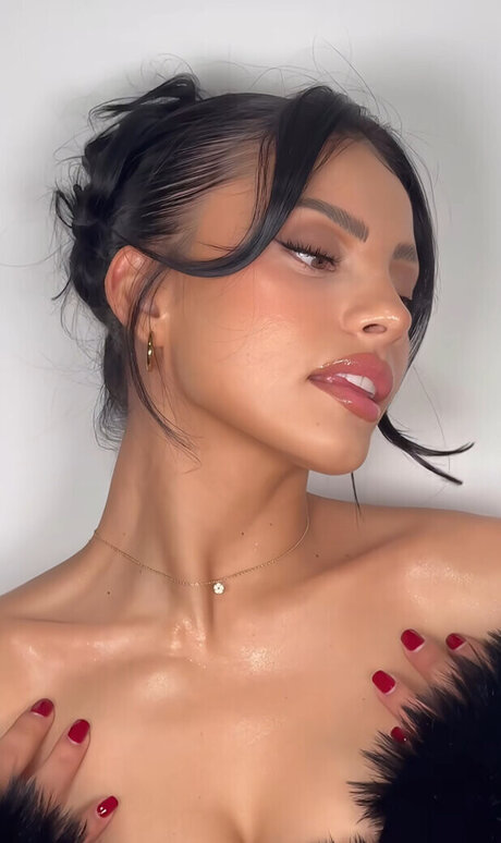 Ivana Santacruz 可愛いモデル 写真