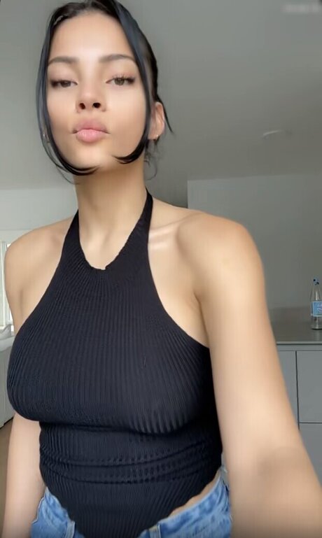 Ivana Santacruz 限定スター 写真