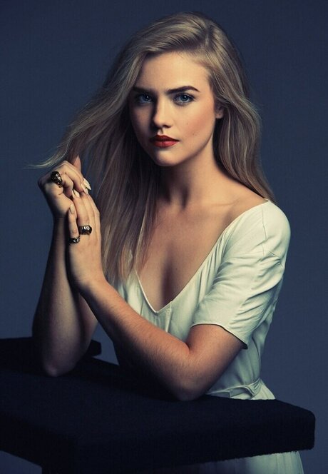 Maddie Hasson 独占モデル 画像