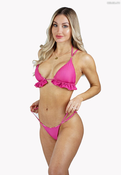 Julia Baessler HDモデル 画像