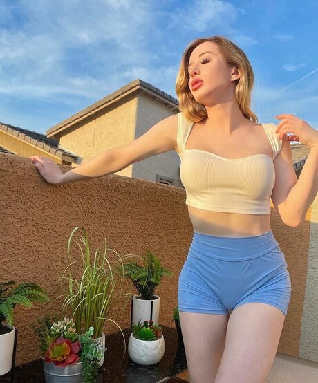 Alaina Taylor トップスター 写真