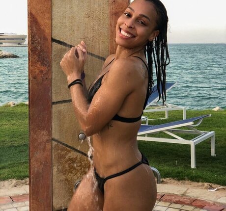 Lorrane Dos Santos 素敵な女優 画像