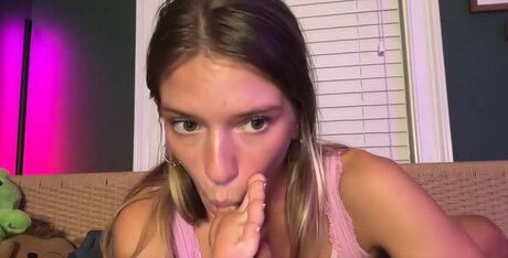 Oliviahansley xxxポルノスター 写真