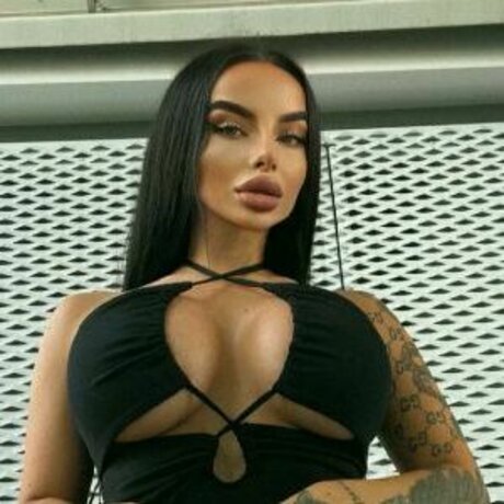 Lucia Smieskova ヌードモデル 写真