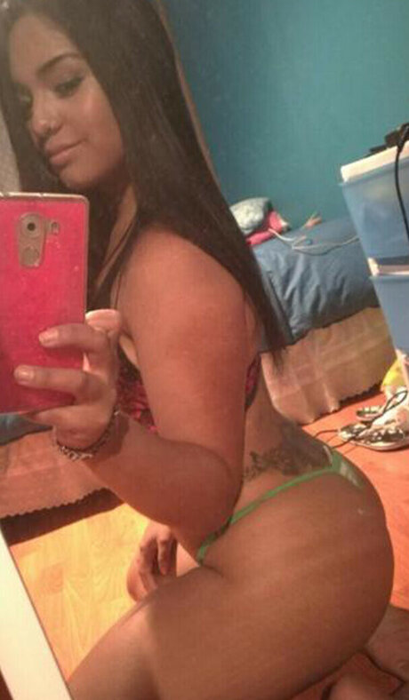 Claudia Yanez ポルノスター 写真