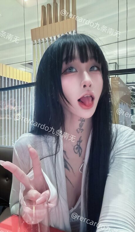 rercardo かわいいポルノスター 写真
