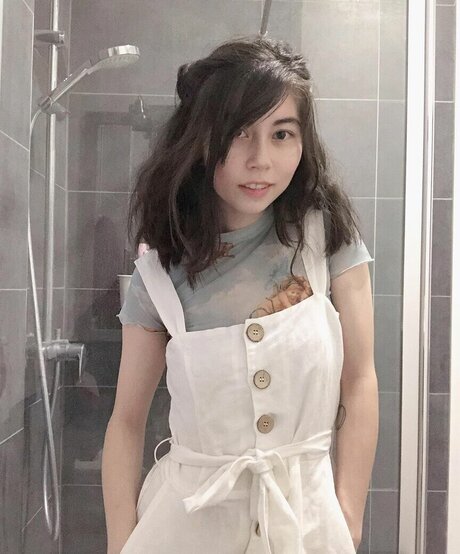 Path Wei ポルノ女優 写真