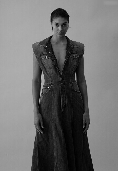 Sarah Posch セックス女優 ギャラリー