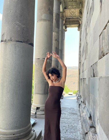 Yashankulova セックスポルノスター 写真
