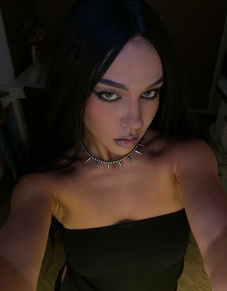 Yashankulova ポルノスター 可愛い 画像