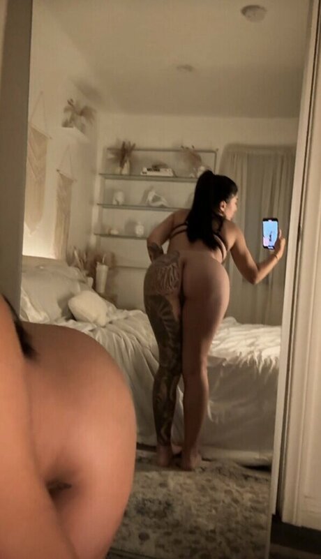 Breezyfoxx ポルノスター セックス 画像