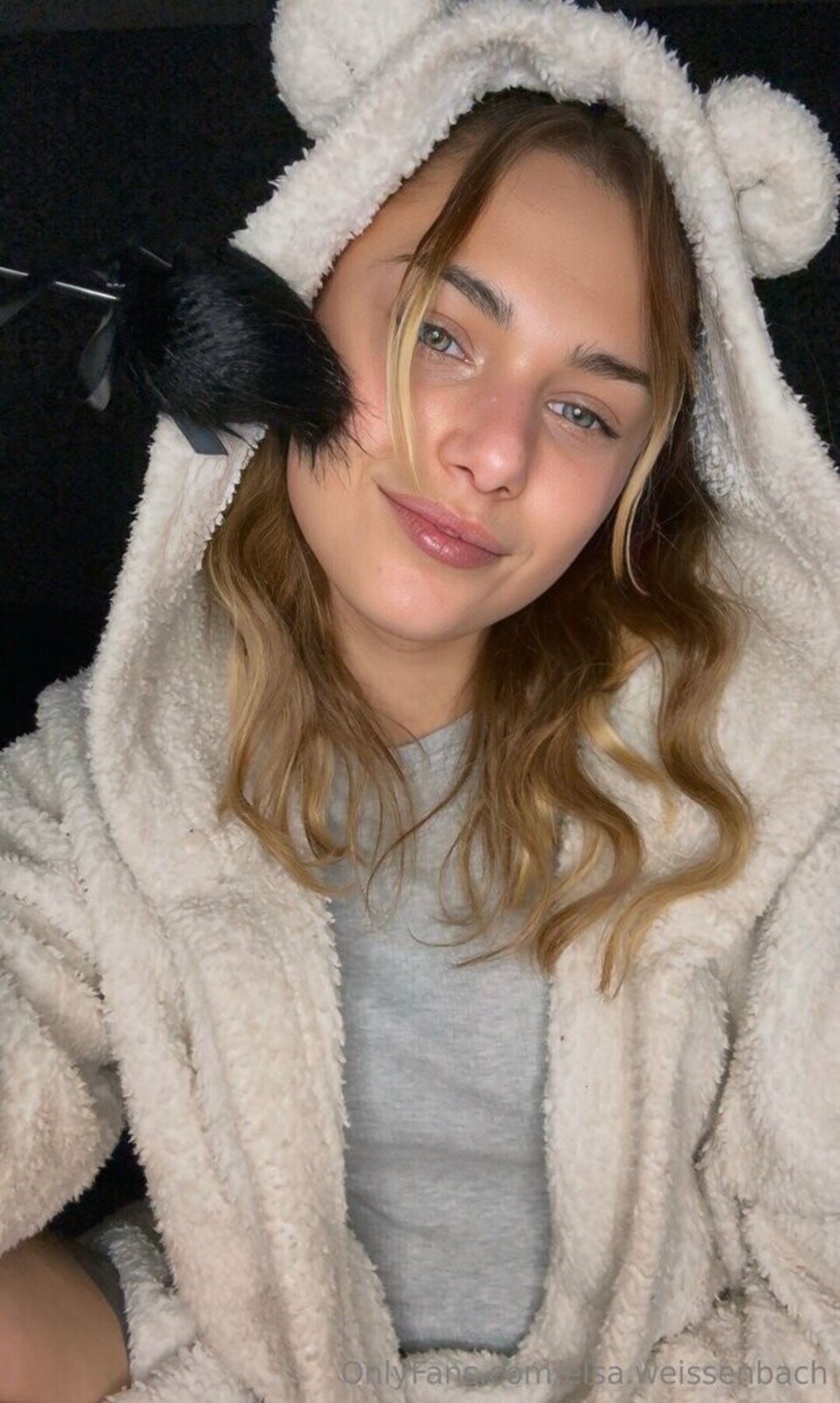 Elsa Wei enbach ポルノモデル 画像