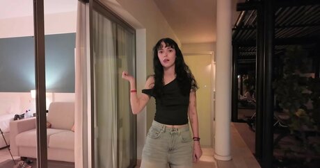 Holly Laing 完璧なモデル 写真