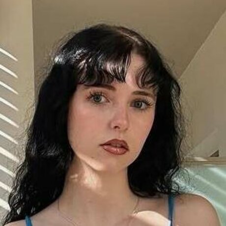 Holly Laing セクシーモデル 写真