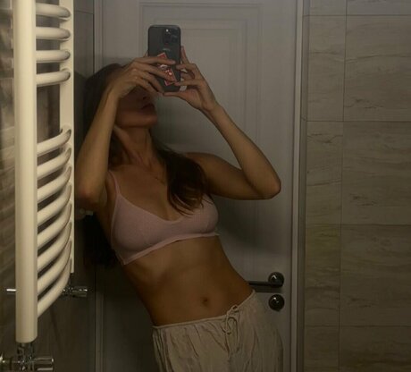 Yapishukino セクシーモデル 画像