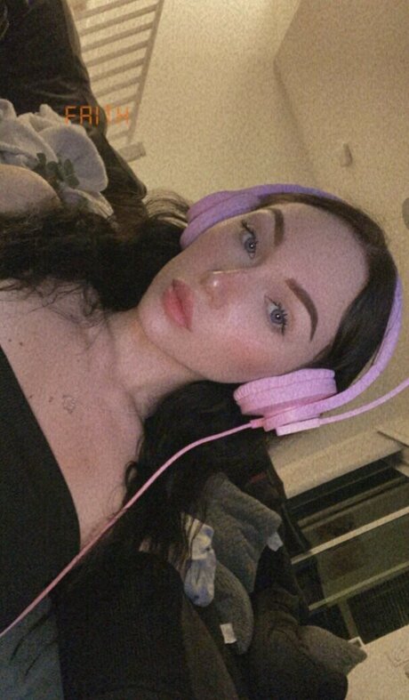 lunaxxgrace エロティック女優 画像