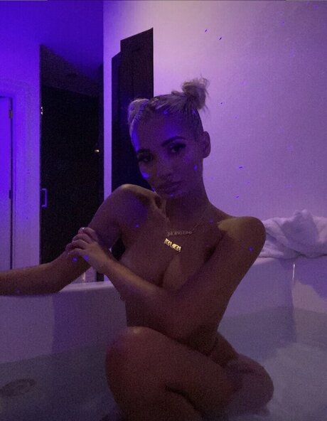 Pia Mia 無料モデル 写真