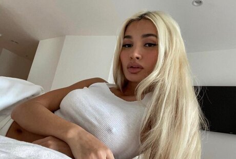 Pia Mia トップモデル 写真