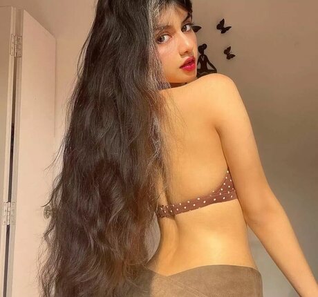 Aishwarya Harishankar セクシー女優 写真