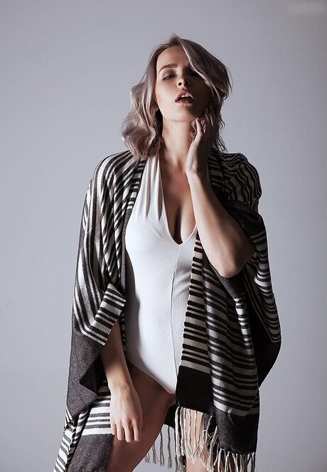 Jana Riva 完璧な女優 写真