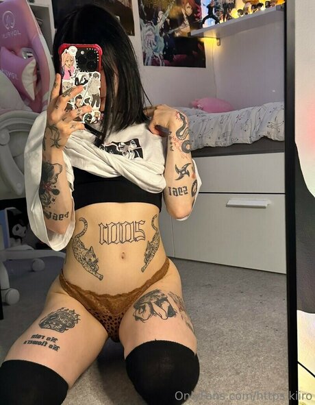 Cyber rue アート女優 アーカイブ
