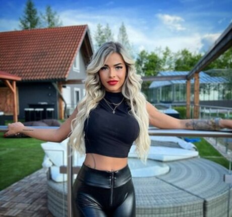 sophia allin XXXモデル 画像