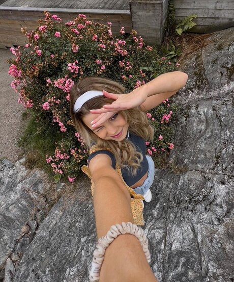 小さなお尻のOnlyFans 美しいヌード 画像