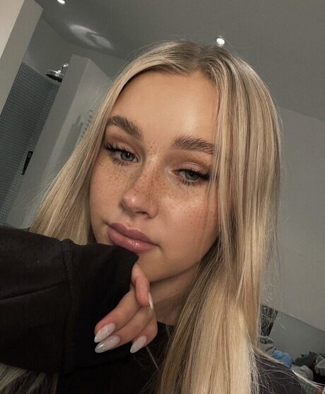 Lili Hamann ヌードのポルノスター 写真