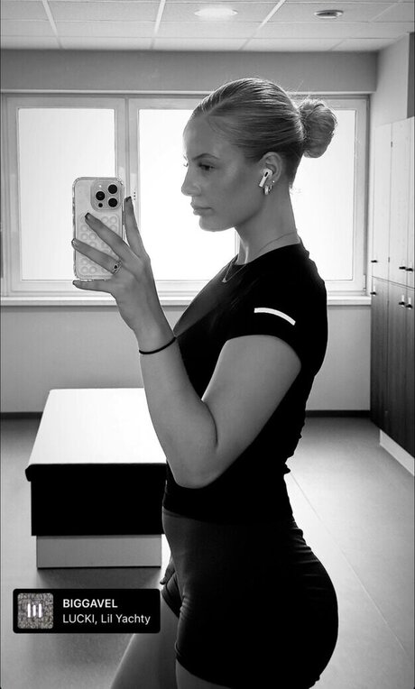 Luisa mnck 最高のモデル 写真