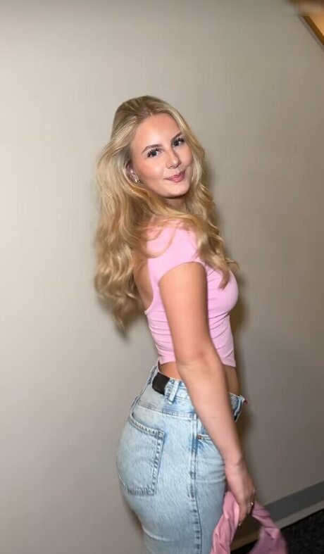 Luisa mnck 無料スター 画像