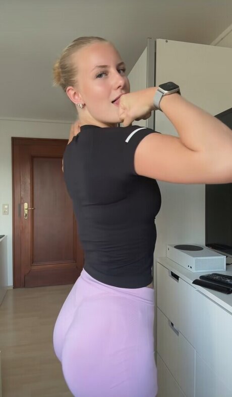 Luisa mnck かわいいスター 画像