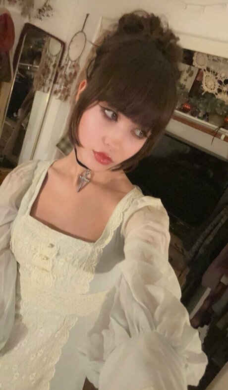 Moongirlevie 裸の女優 写真