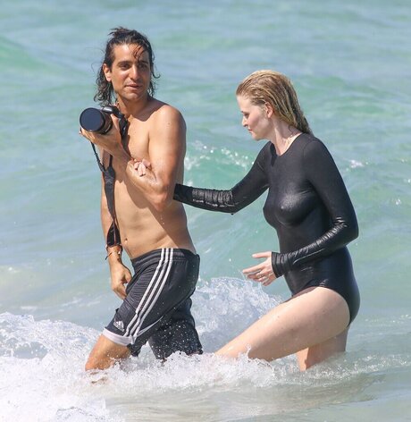Lara Stone top profile image