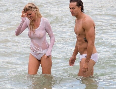Lara Stone 女優 写真