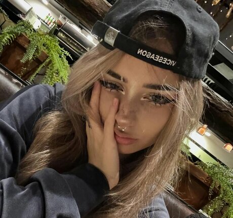 pavuk1 0 ホットスター 写真