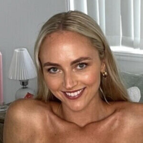 Annie Knight 最高の女優 写真