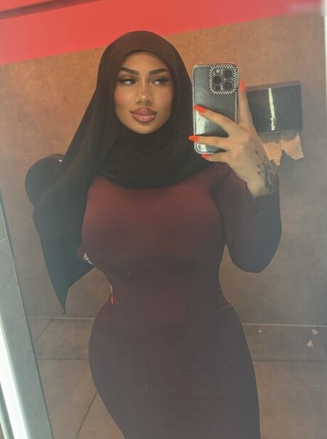 Abir zrk ポルノスター セクシー 写真
