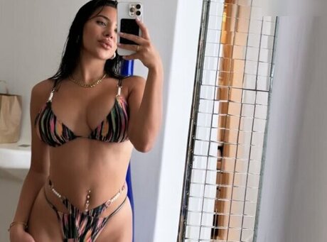 Leyla Lahouar トップモデル 画像