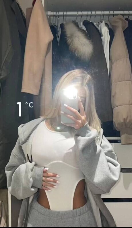 Sophie Schnur ポルノスター セクシー ギャラリー