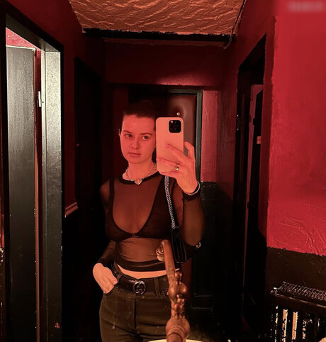 Cecilia D cker xxxモデル 写真
