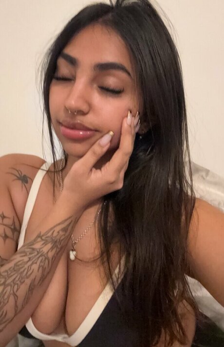 Fionee 裸の女優 画像