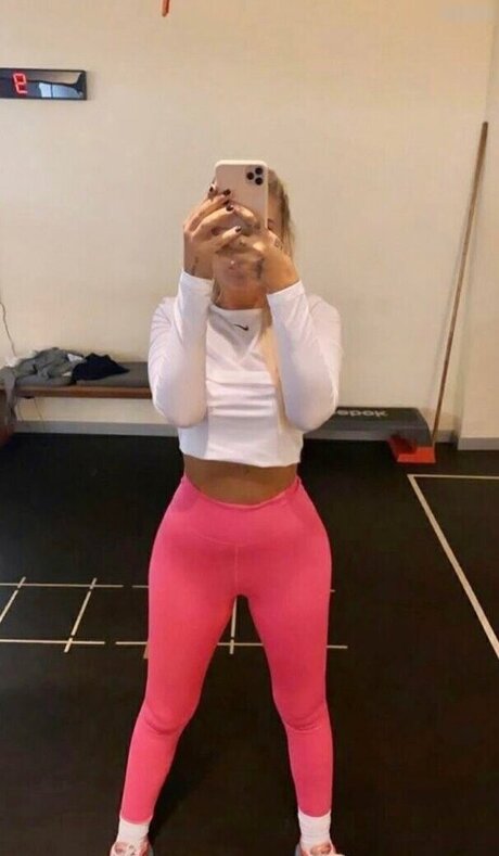 Loredana Zefi 最高のスター 写真