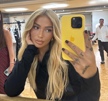 Loredana Zefi xxxモデル 写真