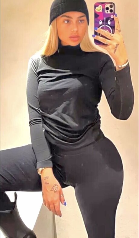 Loredana Zefi エロティックなポルノスター 画像