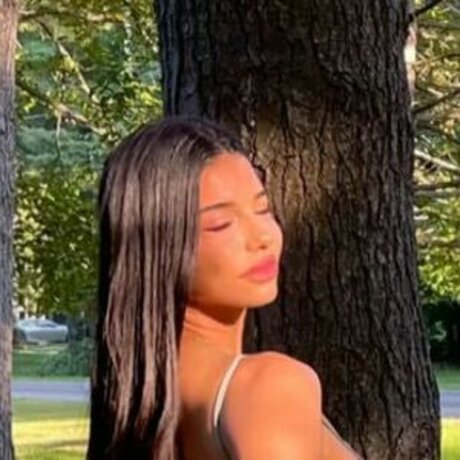 Kiana Dufour ヌードモデル 写真