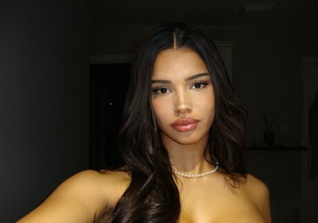 Kiana Dufour ヌードスター 写真